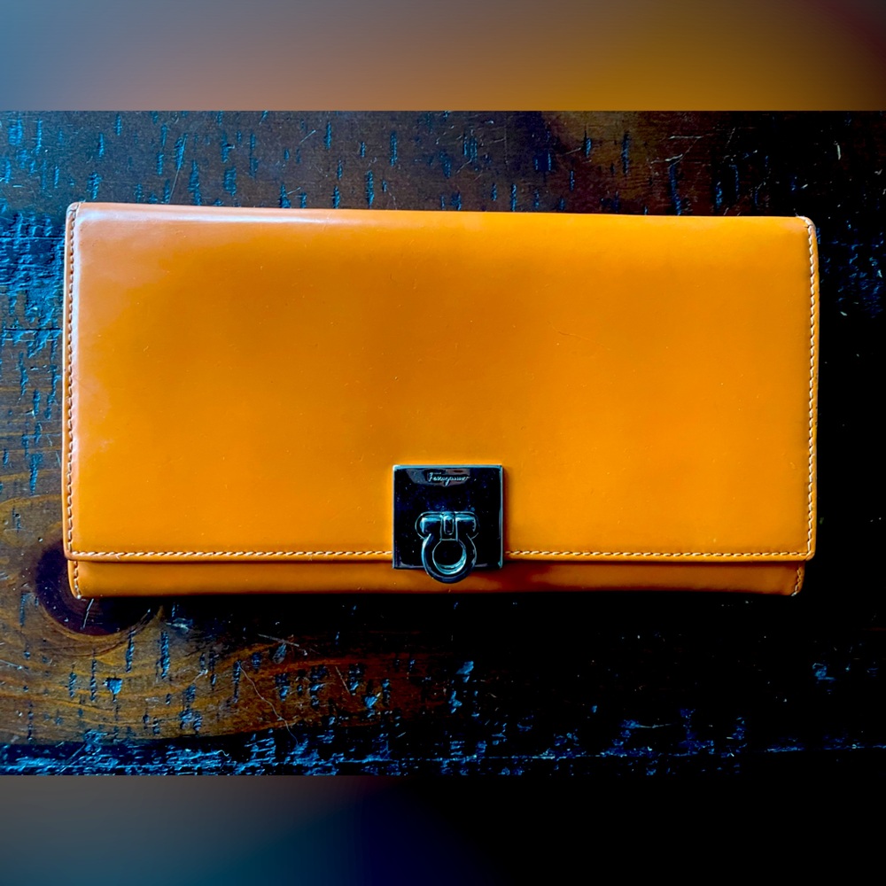Salvatore Ferragamo leather clutch wallet GC~